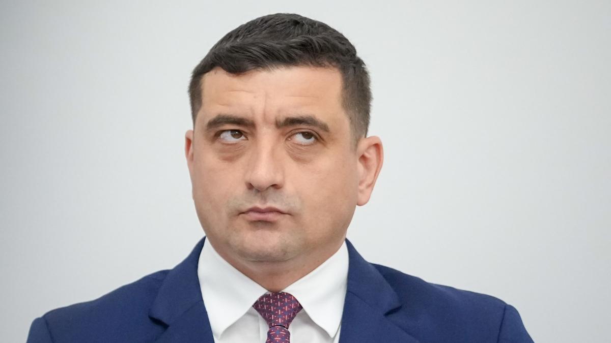 Simion il imita pe Elon Musk si cere romanilor sa renunte la