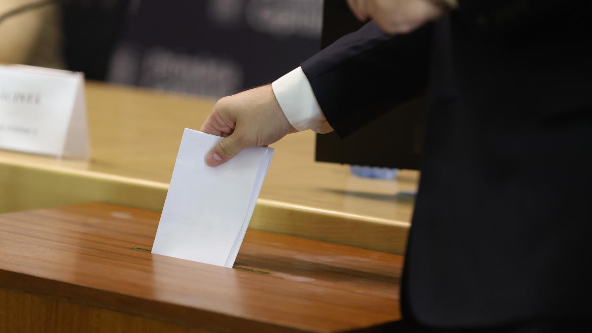 Sondaj Lupta stransa Baluta vs Ciucu pentru Primarie