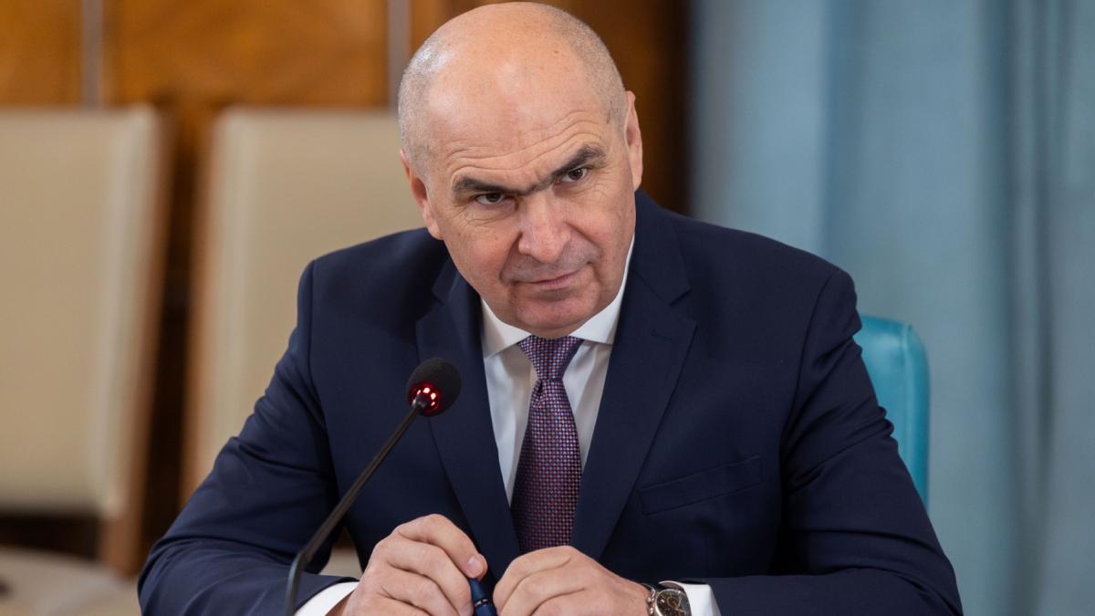 Bolojan acuza bonusurile de la APIA Au semnatu acorduri pentru sporuri