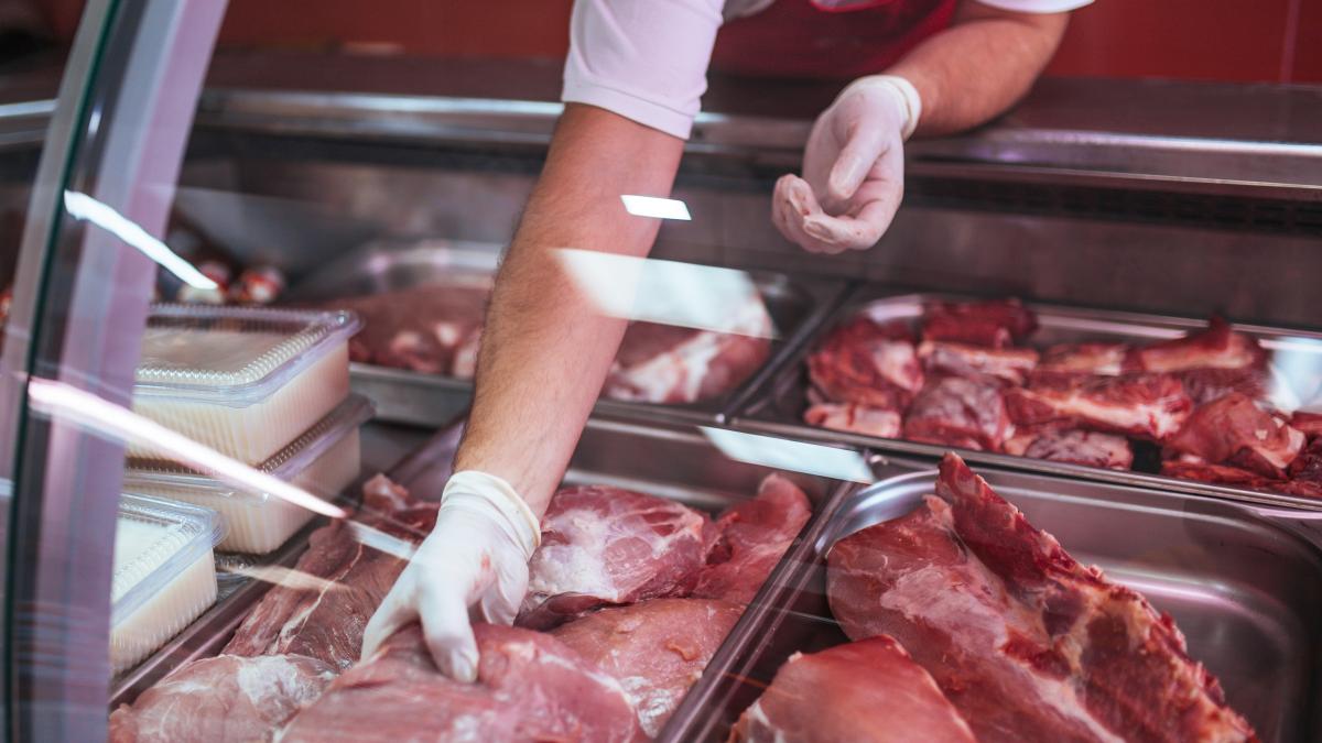 Ministrul Agriculturii cere control pentru carnea de porc din UE