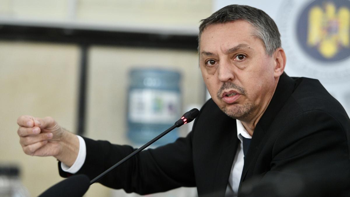 Ministrul David anunta ce ii asteapta pe profesori