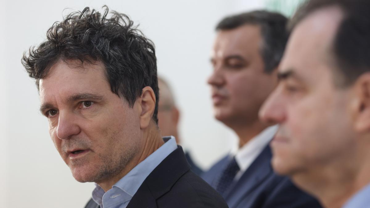 Nicusor Dan ironizeaza demiterea lui Ludovic Orban