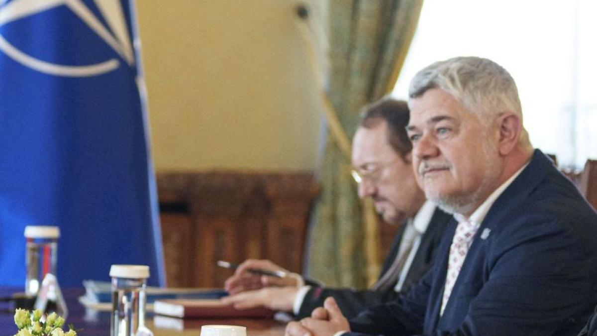 Senatorii plecati de la Soshoaca vor sa scoata USR