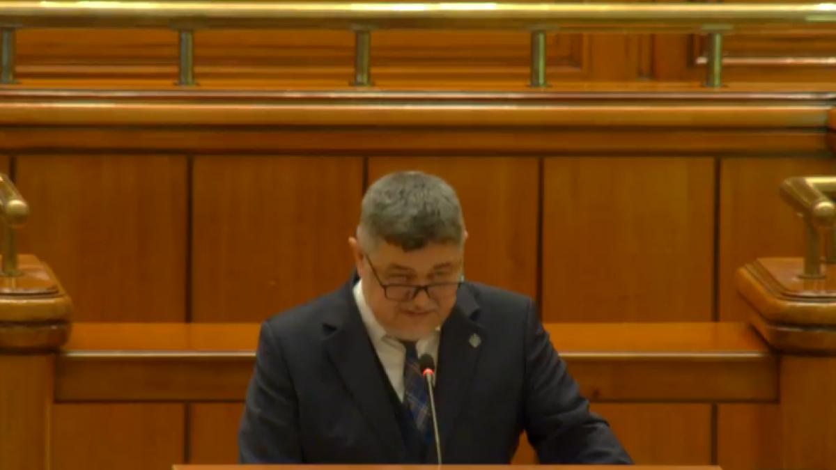 Motiuena de cenzura impotriva Guvernului este citita