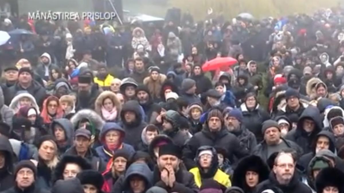 Pelerini la canonizarea lui Arsenie Boca ingrijiri medicale