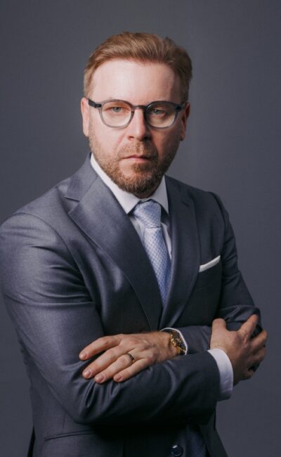 mihail-udroiu-–-retragere-timpurie,-acumulări-accelerate-și-un-parcurs-care-sfidează-normele-unei-justiții-echitabile