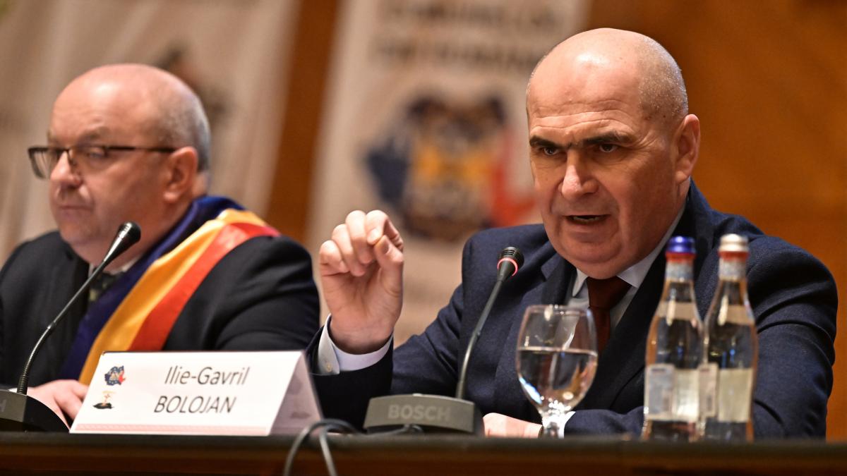 Bolojan doreste ca absolventii de Medicina sa fie obligati sa lustreze cativa ani in Romania dupa