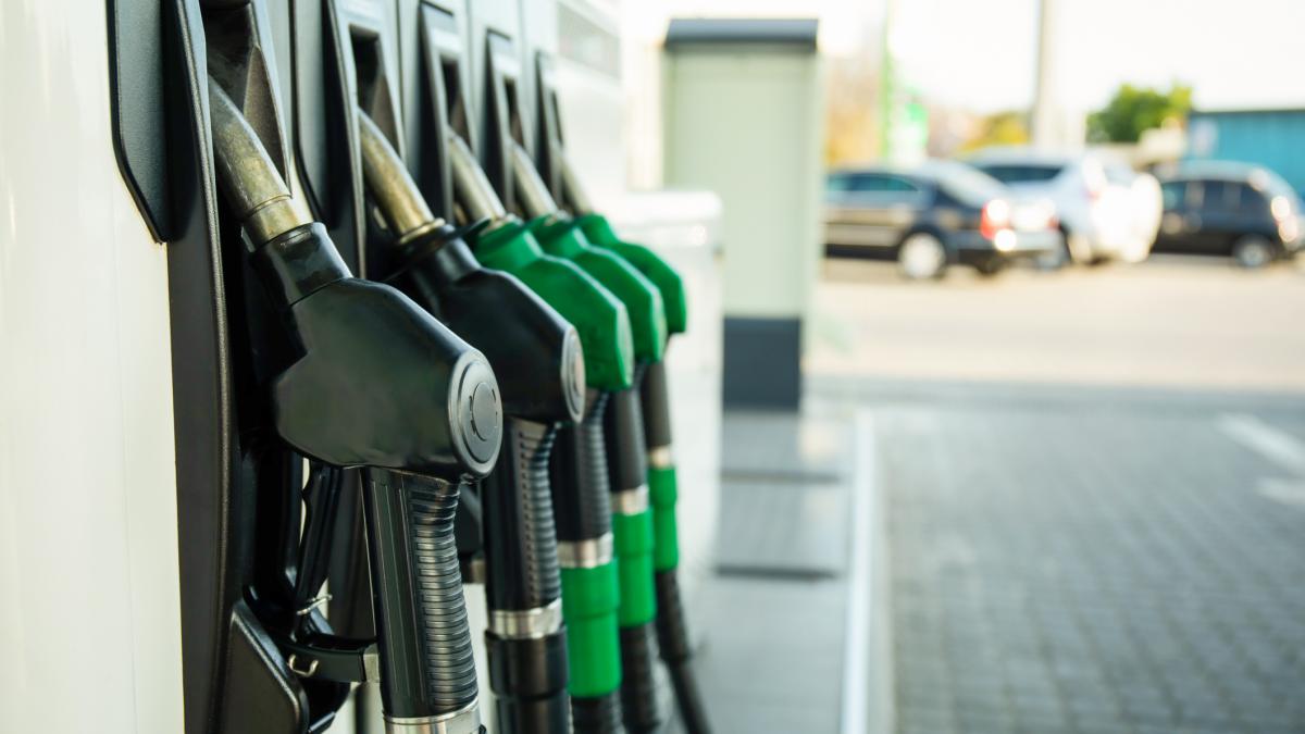 AUR propune diminuarea TVA ului la carburanti Aceasta este masura de urgenta