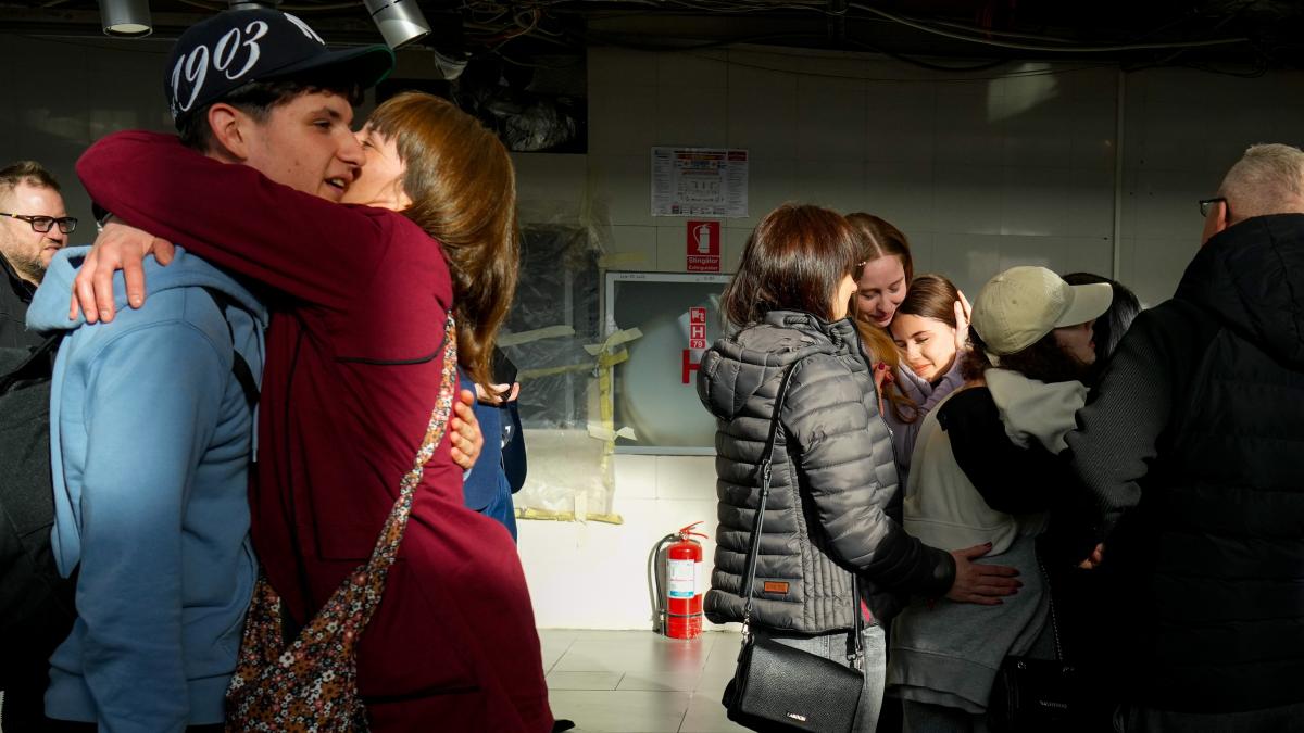 Peste 1500 de cetateni romani au fost repatriati de MAE iar alti 1000 sau intors acasa cu