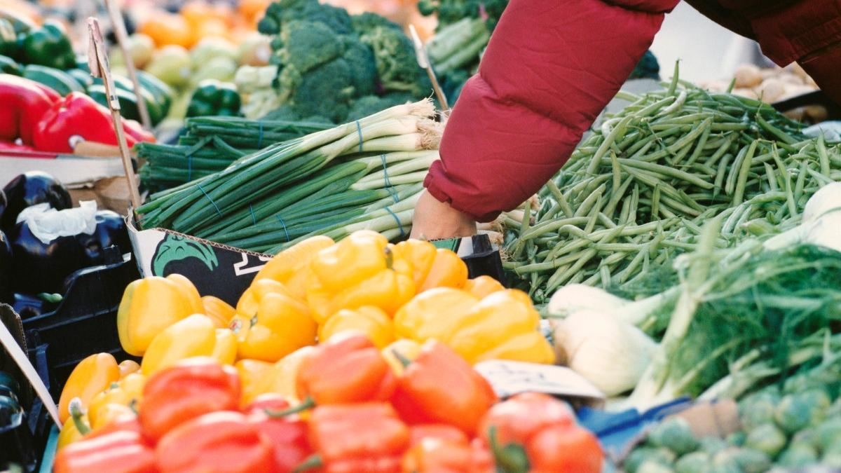 Alerta alimentara Legumele din piete contina pesticide care depasesc limitele legale Ce trebuie sa stim
