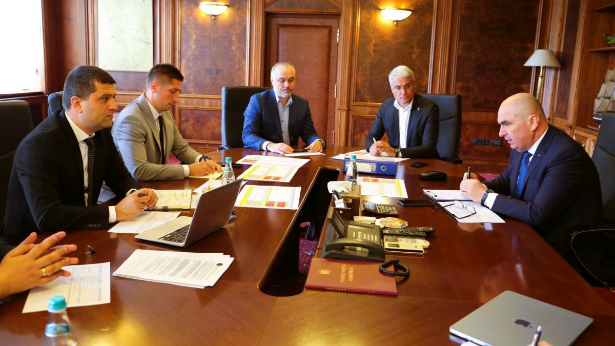 Bolojan la intalnire cu Umbravescu si ministrii Miruta si Pislaru avem nevoie de bani ca de aer