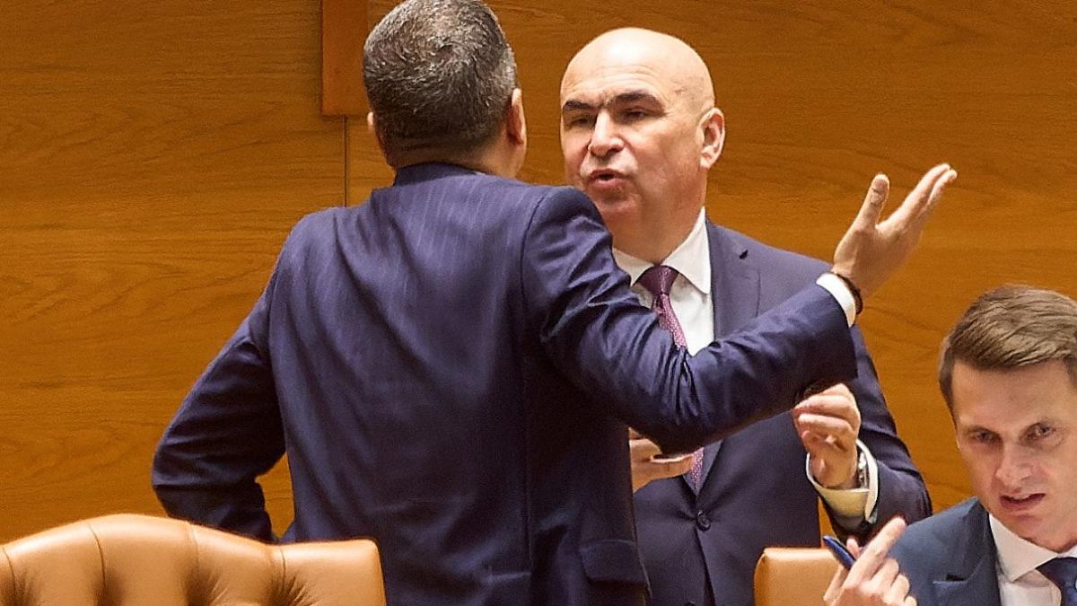 Ce au declarat PSD si AUR in motiunea de cenzura Bolojan este acuzat de zoomorfizare