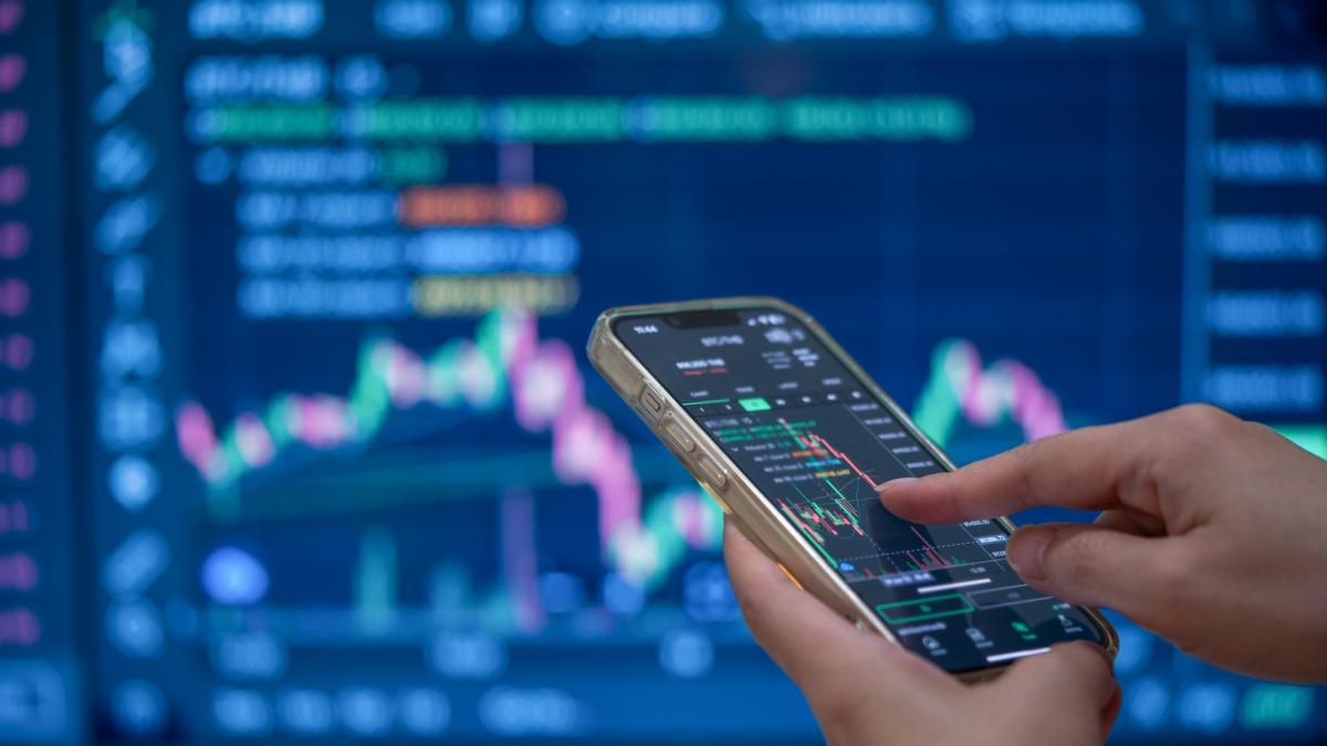 De ce intentioneaza Guvernul sa vanda parti din companii strategice CEC Bank Hidroelectrica si altele