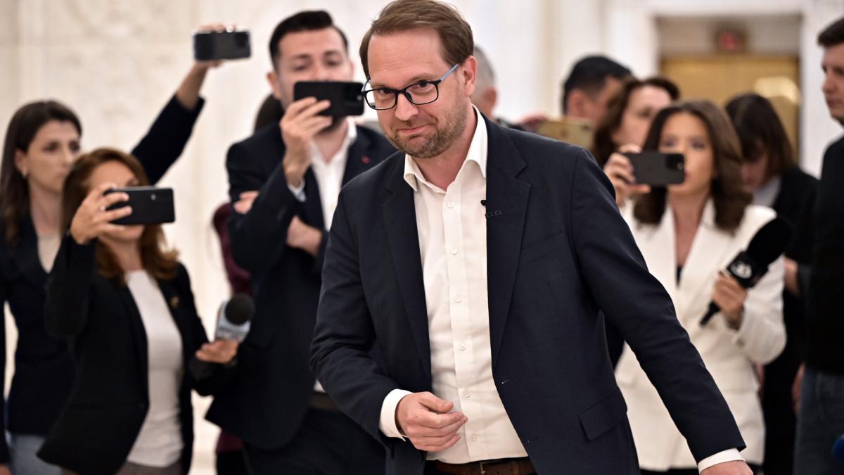 USR nu exclude negocierile cu parlamentarii AUR pentru Guvernul Bolojan Fritz AUR este un partid