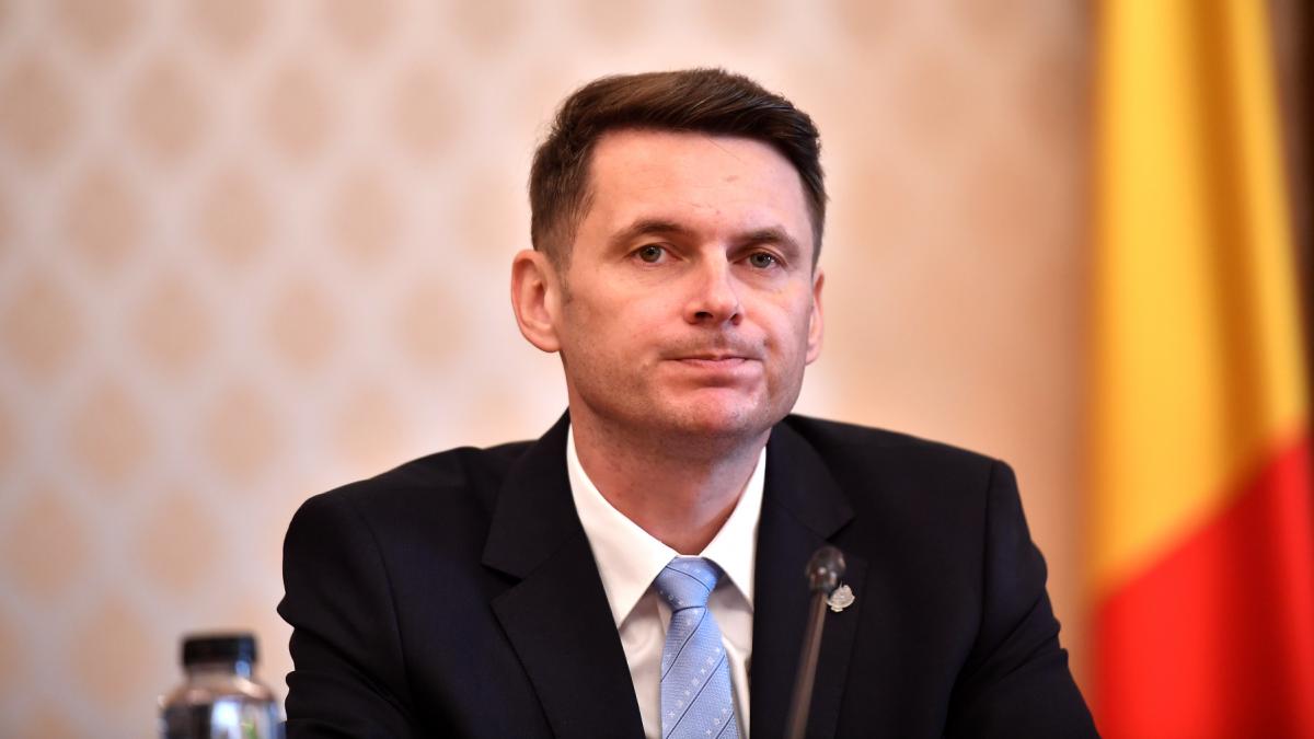 Biroul permanent al Senatului il obliga pe Mircea Abrudean sa conteste la CCR OUG 38 adoptata de