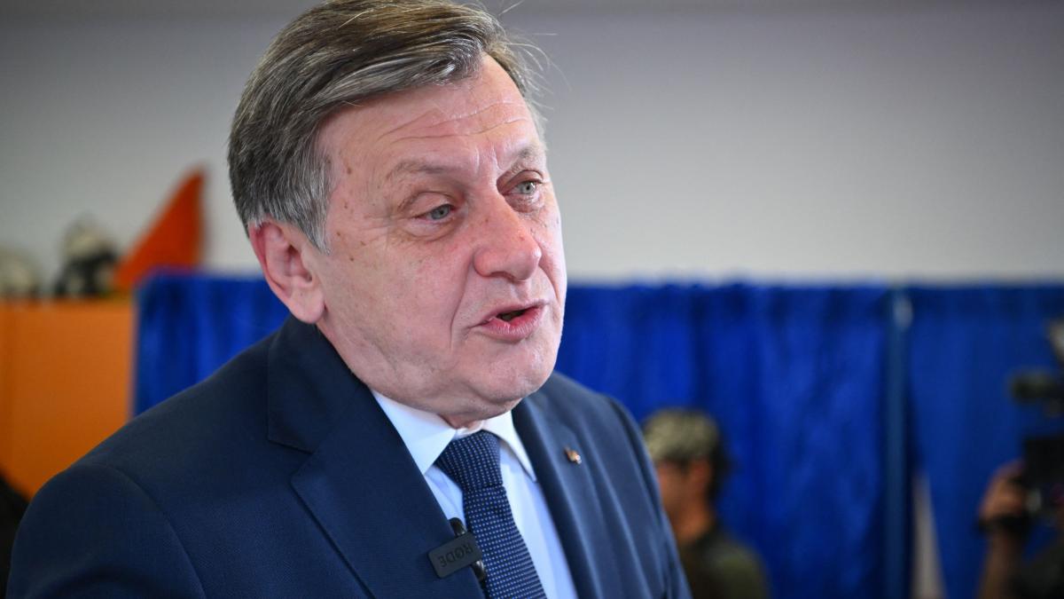 Crin Antonescu aprecieaza mesajul lui Nicusor Dan de Ziua Europei si reactia sa in contextul crizei