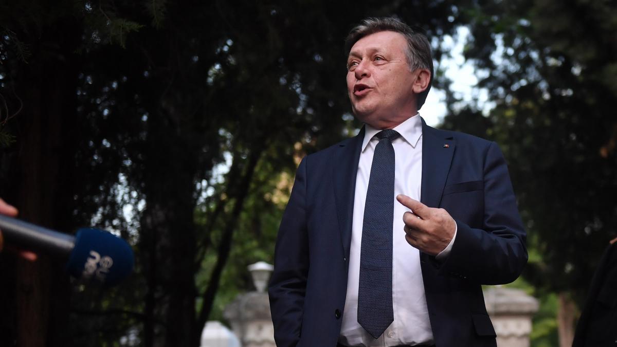 Crin Antonescu mesaj ferma la 151 de ani de PNL Ciucu Bolojan si fostii lingatori de clante sau