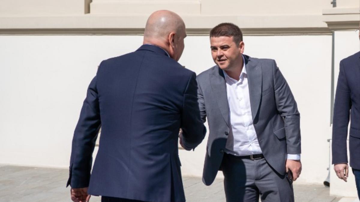 Cu patru zile inainte de motiunea de cenzura un lider PSD l a intalnit pe Bolojan la Suceava Culoarea