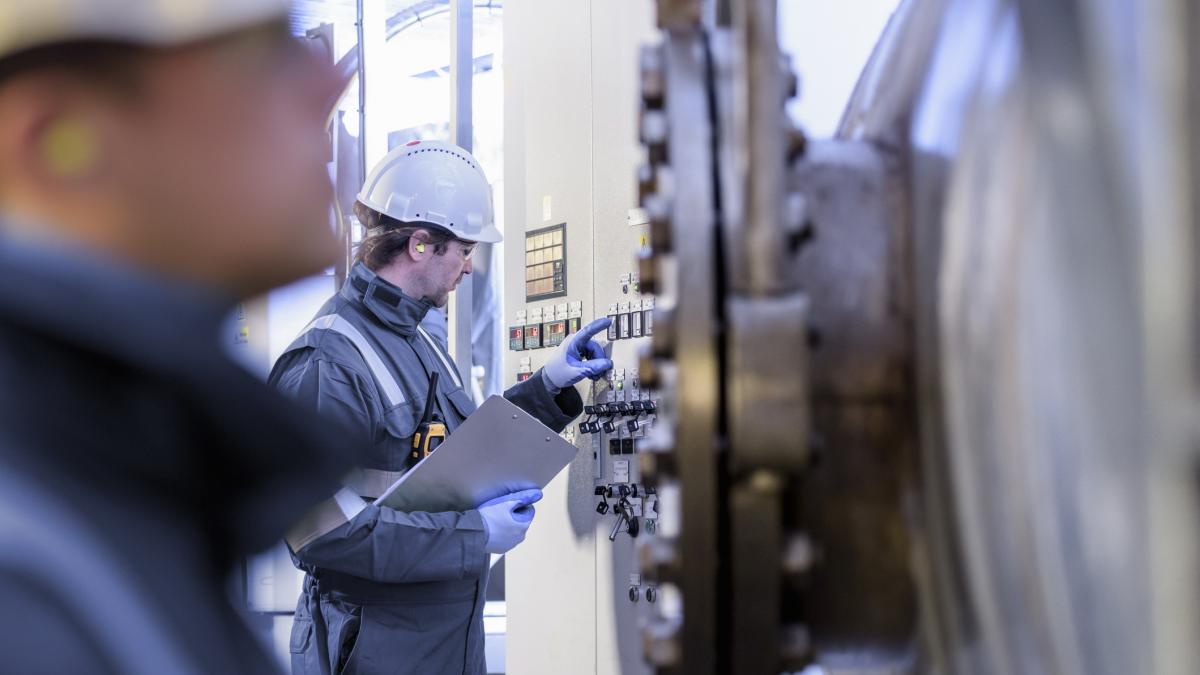 Lista companiilor de stat cu cele mai mari profituri Hidroelectrica Romgaz si Aeroporturile Bucuresti