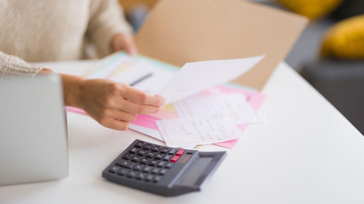 Ministerul Finanțelor renunță la E-Factura pentru drepturile de autor și fermieri. Amendamentul,... 3 Ministerul Finantelor renunta la E Factura pentru drepturile de autor si fermieri Amendamentul