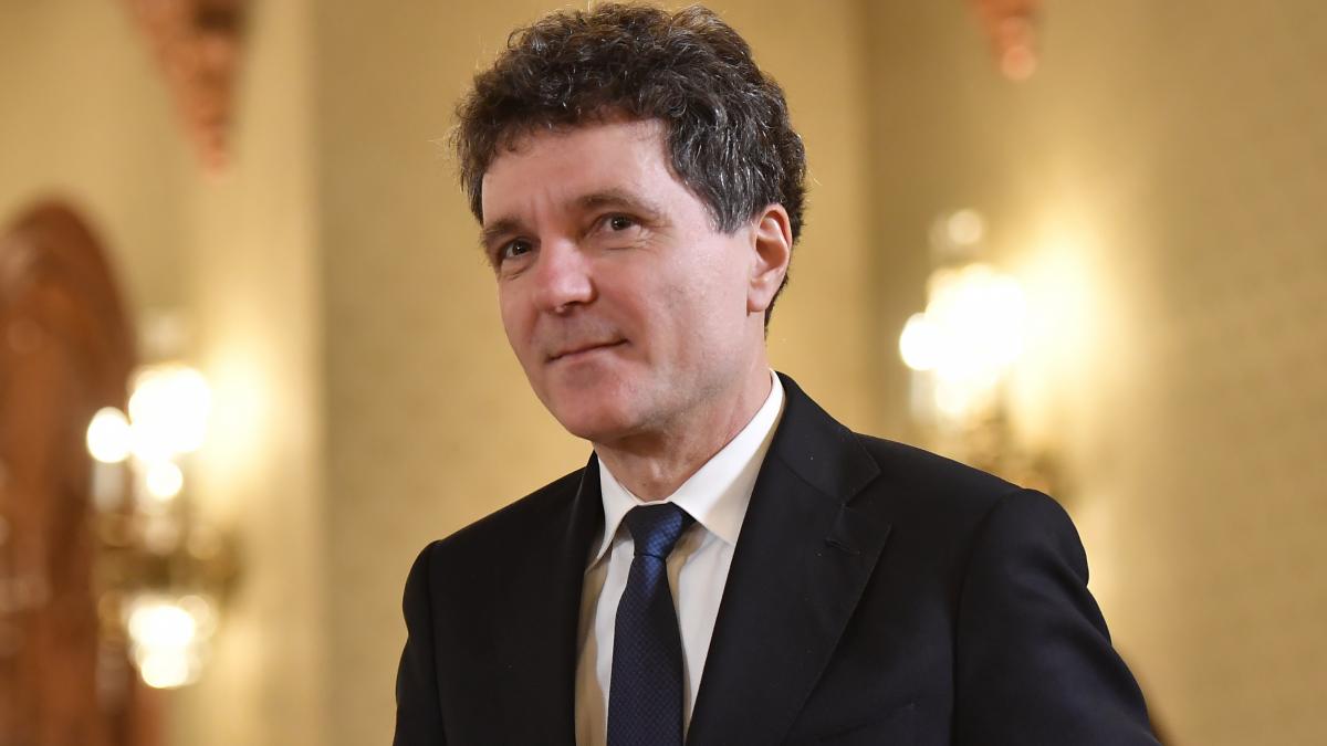 Nicuser Dan se implica in scandalul generat de noua lege a ONG urilor aprobata de PSD si AUR Sursa