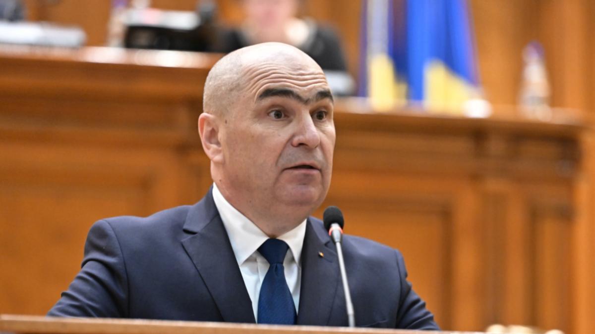 PSD il acuza pe Bolojan ca distribuia banii din fondul de pe un servetel si cu un