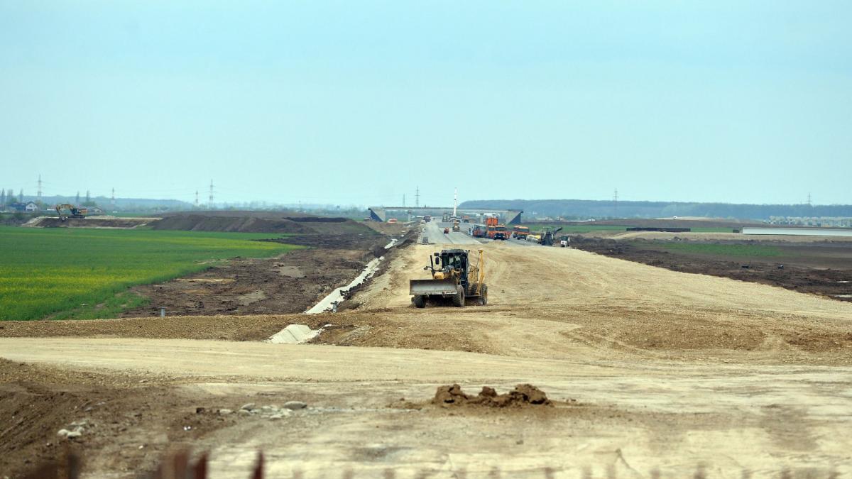 Radu Miruta a cedat cinci autostrazi in valoare de 10 miliarde de euro catre o companie cu 73 de angajati