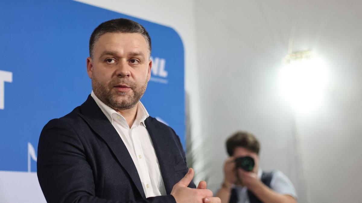 ciucu excludem noi discutii cu psd scopul lor este sa slabesca pnl sa l transforme in sluga sau breloc nu ne