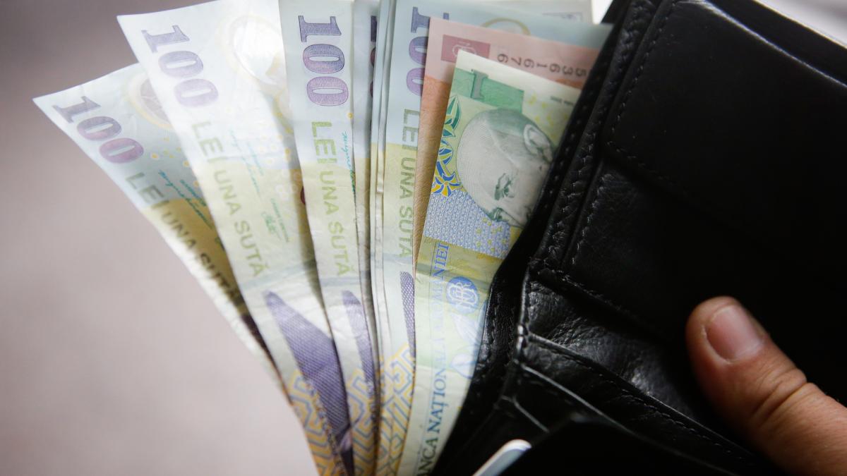 document ce stipuleaza noua lege a salarizarii cel mai mare salariu va fi de 32800 de lei vor fi 12