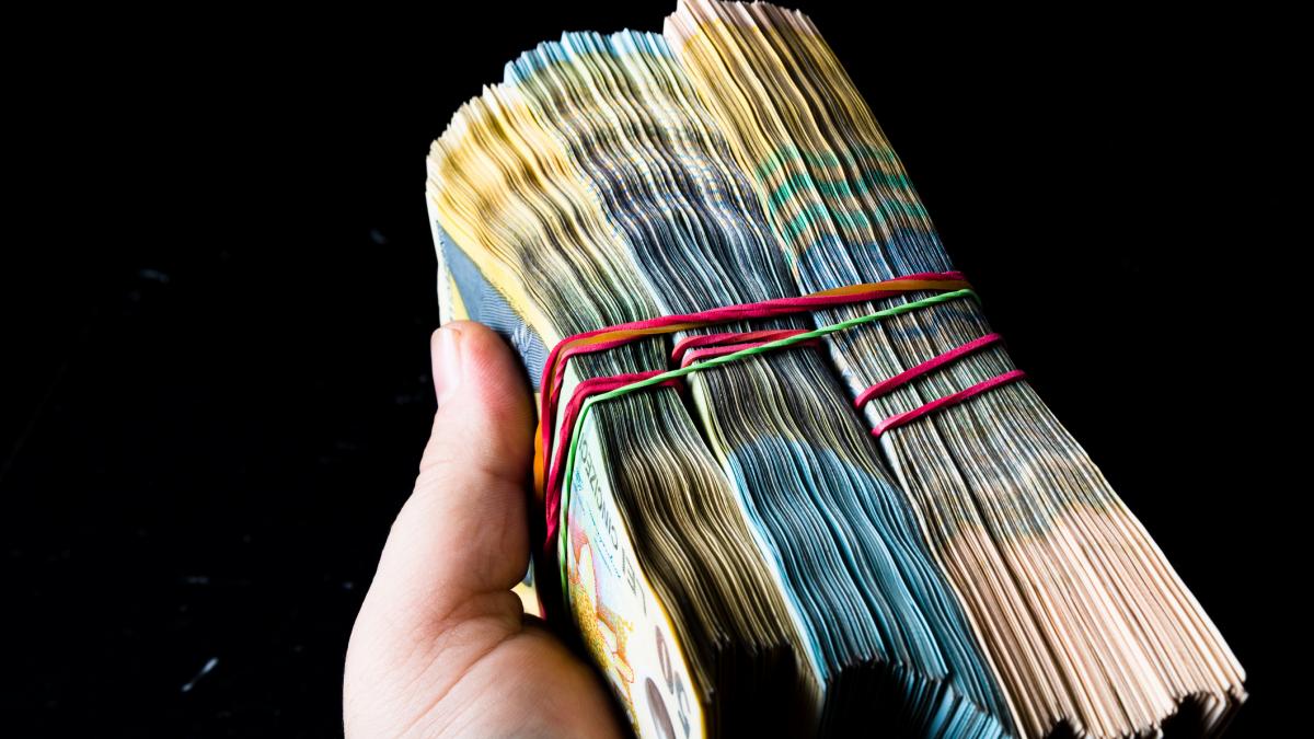 salariile cresc si se deblocheaza posturi in 47 de companii guvernul bolojan a aprobat majorarile 1