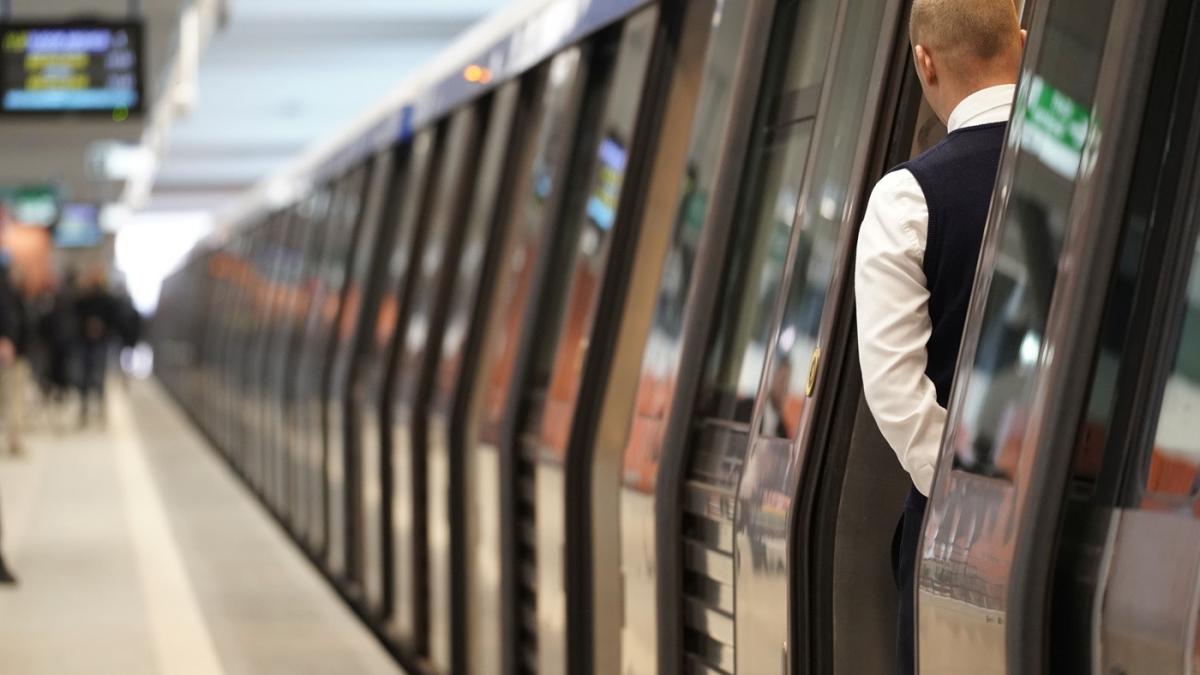 vicepremierul oana gheorghiu solicita restructurari la metrorex nu poti cere oamenilor sa plateasca