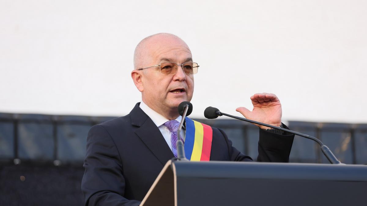 Emil Boc interzice utilizarea steagului si imnului Rusiei la Cluj Napoca in cadrul Cupei Mondiale de