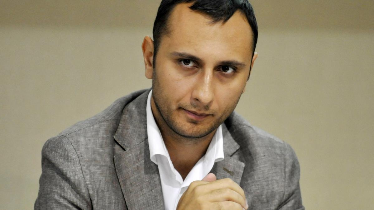 Ministrul Dulceață, propus pentru Ministerul Mediului într-un posibil Guvern Tomac, are trei locuri de muncă și încasează... 2 Ministrul Dulceata propus pentru Ministerul Mediului intr un posibil Guvern Tomac are trei locuri de munca si incaseaza