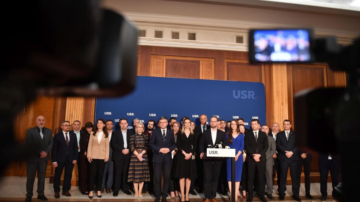 O angajată a USR a fost deferită justiției pentru delapidare: Ar fi transferat 400.000 lei din... 2 O angajata a USR a fost deferita justitiei pentru delapidare Ar fi transferat 400000 lei din