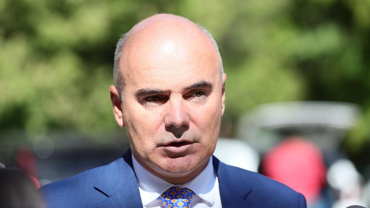 Rares Bogdan il acuza pe Bolojan de ipocrizie Declara ca va vota un guvern exclusiv PSD dupa ce