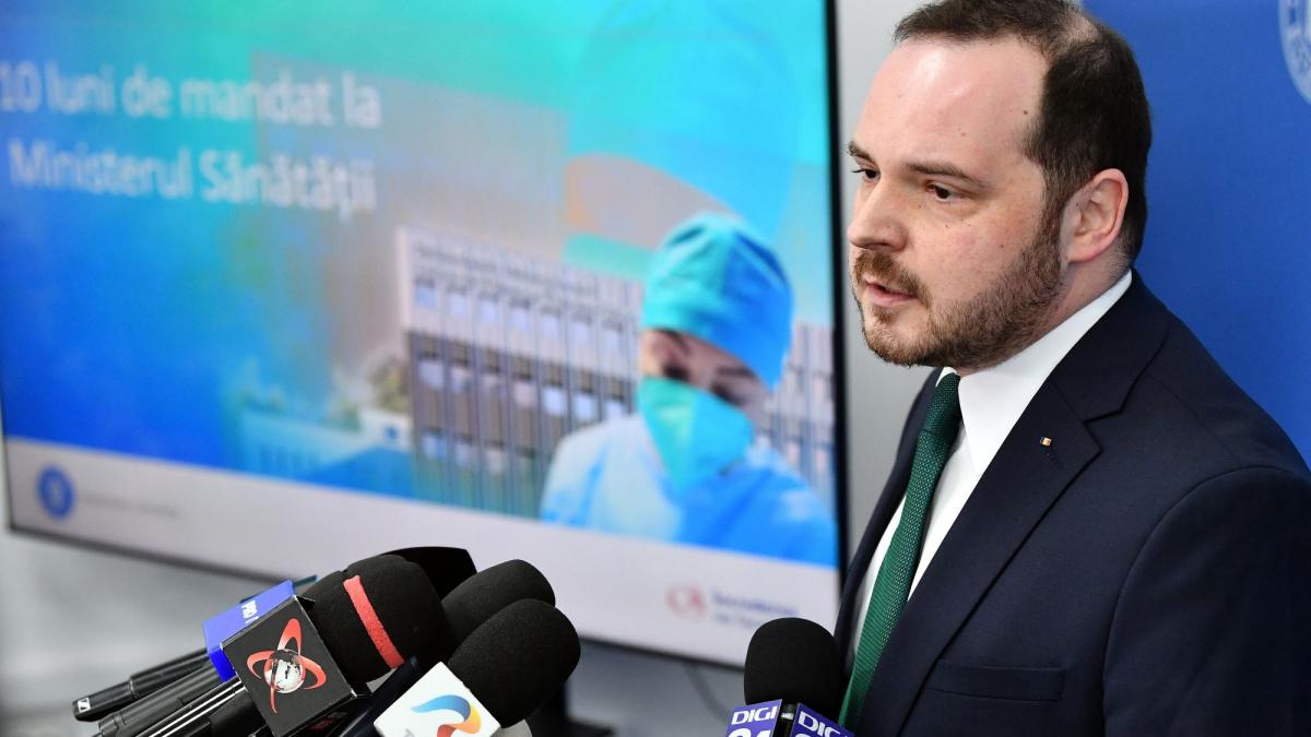 Rogobete il cheama pe Bolojan sa l insoteasca pe holurile unei sectii de oncologie La patul