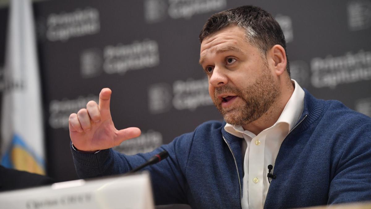ciucu avertizeaza ca primaria capitalei risca falimentul doua treimi din bugetul orasului se