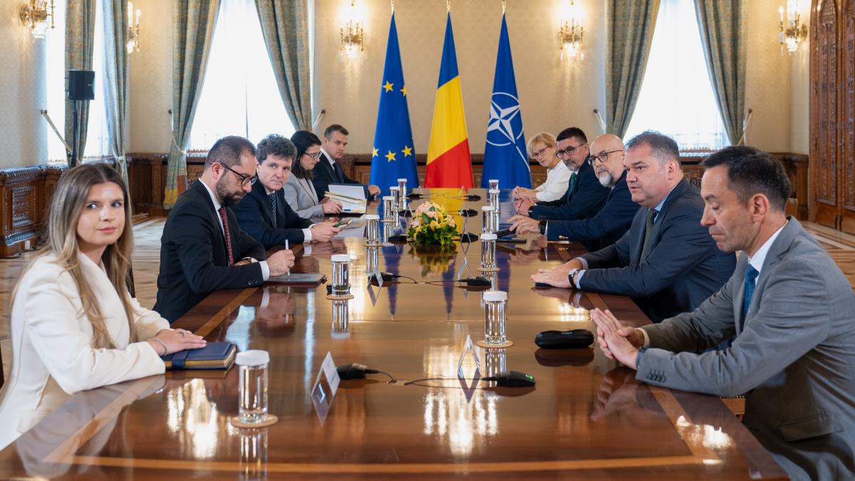 Înainte de întâlnirea cu Nicușor Dan, Kelemen Hunor îndeamnă PSD, PNL și USR să acționeze... 2 Inainte de intalnirea cu Nicusor Dan Kelemen Hunor indemna PSD PNL si USR sa actioneze