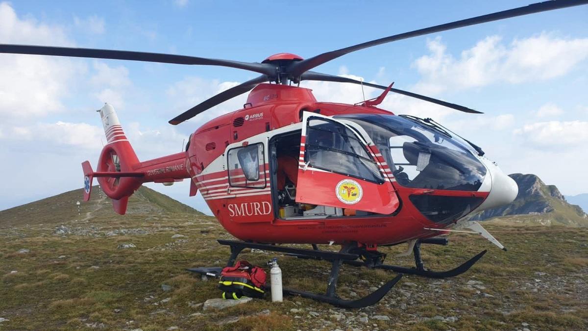Intervenție de urgență în Munții Bucegi: Patru persoane au căzut de la o înălțime de 10 metri. Au fost... 2 Interventie de urgenta in Muntii Bucegi Patru persoane au cazut de la o inaltime de 10 metri Au fost 2