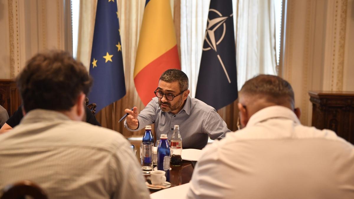 Legea salarizării: Manole anunță o analiză în domeniul sănătății, unde „destul de multe profesii pierd din... 2 Legea salarizarii Manole anunta o analiza in domeniul sanatatii unde destul de multe profesii pierd din