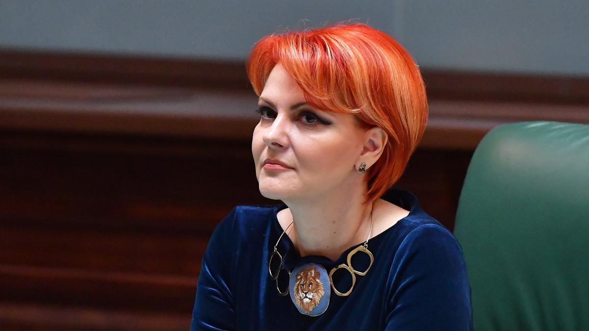 Lia Olguța Vasilescu, despre Legea salarizării: „Statul român va pierde dublu anual, comparativ cu cât...” 2 Lia Olguta Vasilescu despre Legea salarizarii Statul roman va pierde dublu anual comparativ cu cat