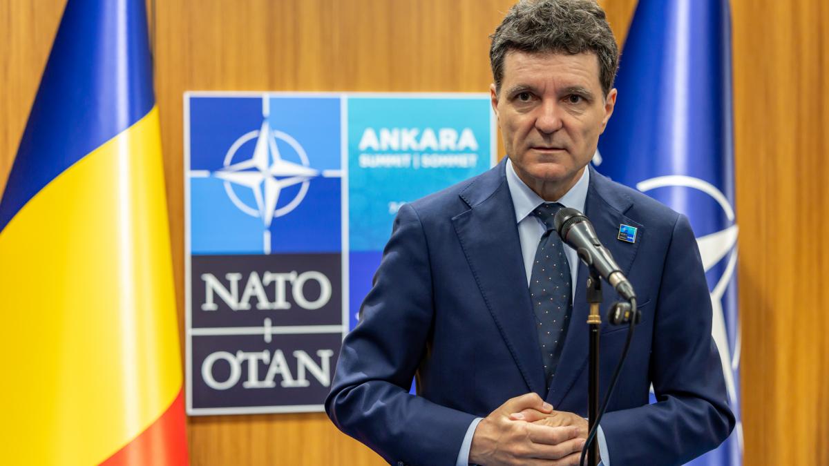 Nicușor Dan a declarat la Ankara că nu va propune un premier dacă nu este sigur că dispune de majoritate. 2 Nicusar Dan a declarat la Ankara ca nu va propune un premier daca nu este sigur ca dis pune de majoritate