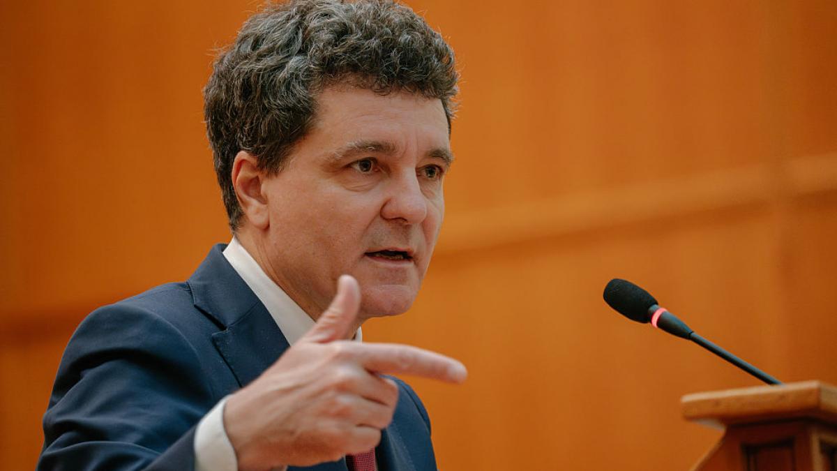 Nicușor Dan anunță de la Paris că „sunt pași timizi spre reconciliere” între partide: „Dacă... 2 Nicusor Dan anunta de la Paris ca sunt pasi timizi spre reconciliere intre partide Daca