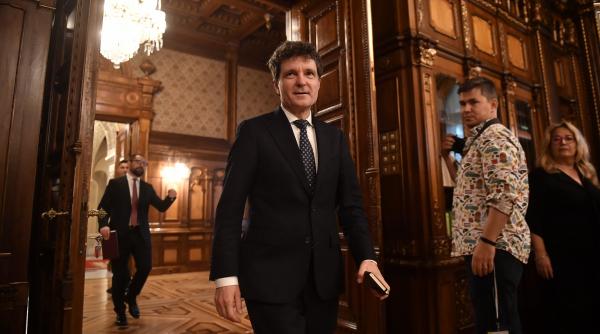 Nicuşor Dan l-a felicitat pe Dacian Cioloş pentru prezentarea viziunii sale privind "o francofonie mai eficientă" 2 Nicusor Dan l a felicitat pe Dacian Ciolos pentru prezentarea viziunii sale privind o francofonie mai eficienta