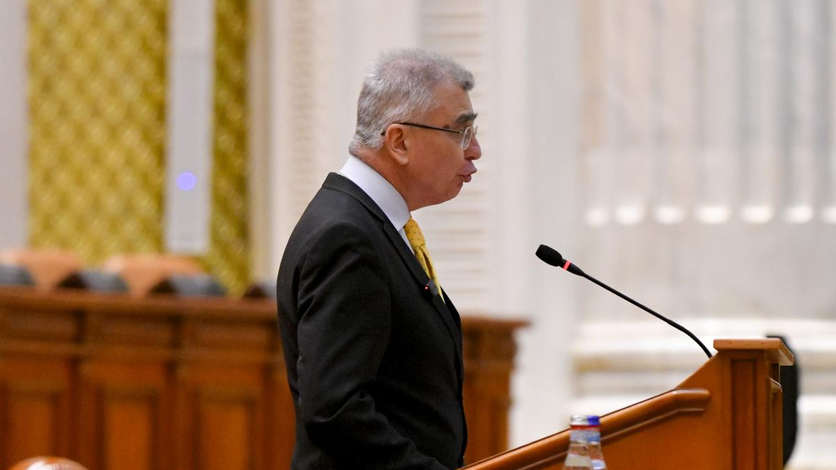 Petrișor Peiu recunoaște că AUR nu dispune de toate semnăturile necesare pentru suspendarea președintelui: „Este o... 2 Petrior Peiu recunoaste ca AUR nu dispune de toute semnaturile necesare pentru suspendarea presedintelui Este o