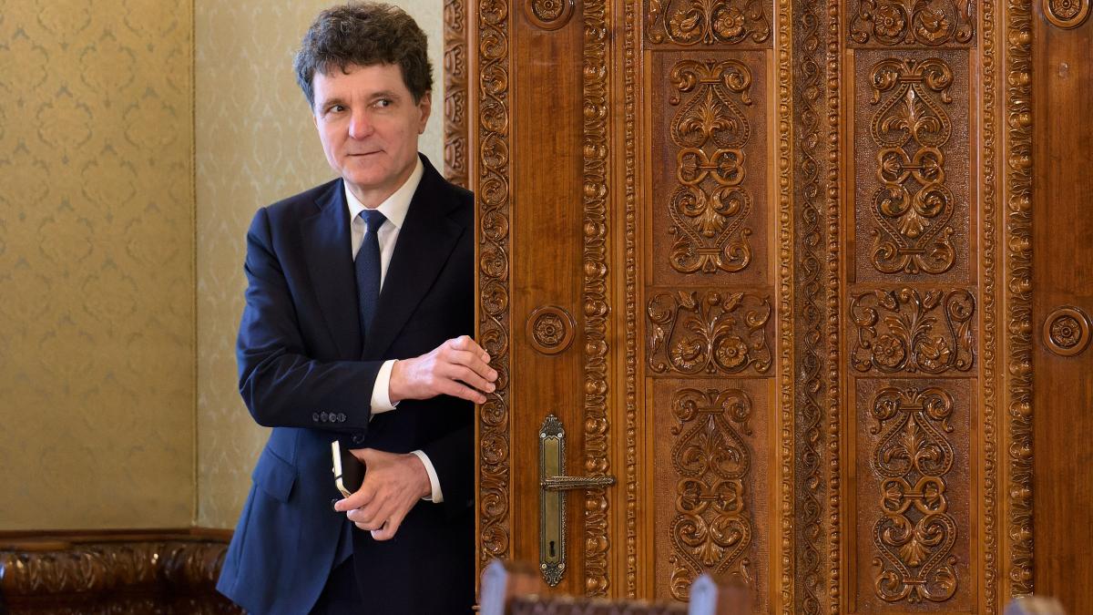 Nicuor Dan discuta despre noua lege a salarizarii cu liderii fostei Coalitii Dominic Fritz participa online Avertismentul lui Nazare