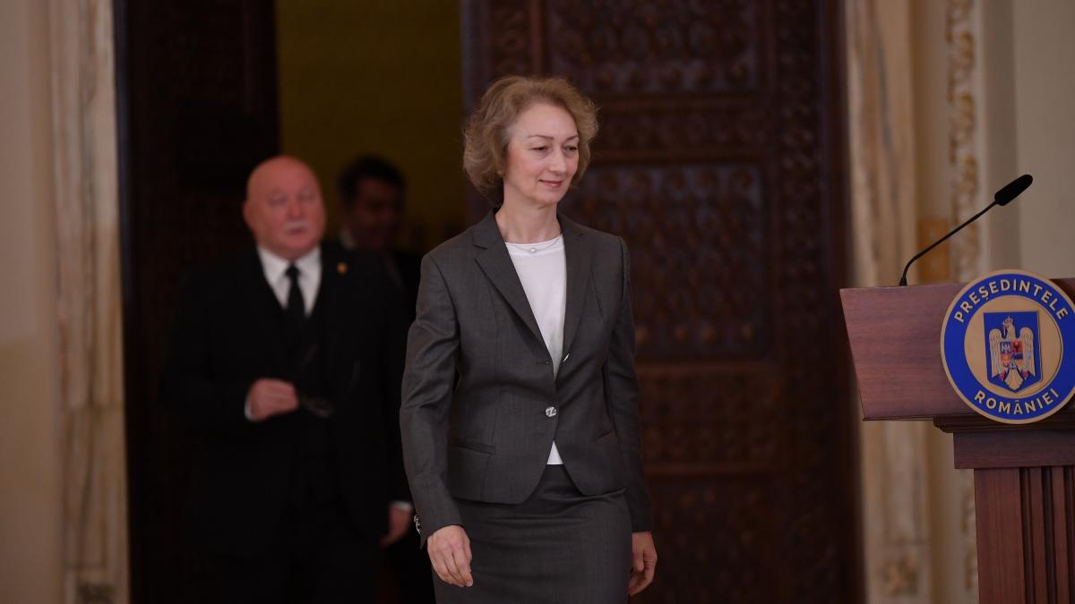 Surse Bolojan si presedinta CCR s ar fi intalnit in biroul lui Abrudean inainte de a lua decizia cu
