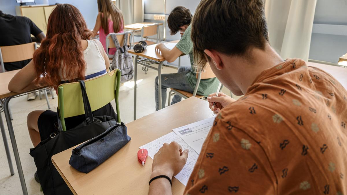 ministrul educatiei despre admiterea la liceu este fals ca nu vor exista camere de supraveghere si ca lucrarile nu vor fi anonimizate