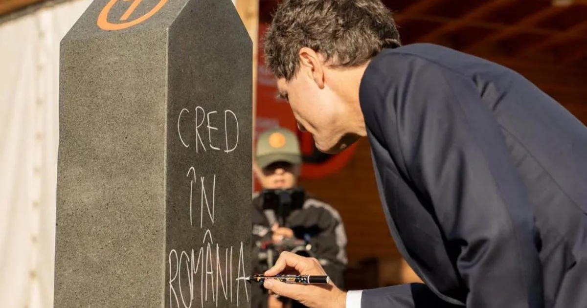 Nicușor Dan scrie „Cred în România” pe Via Transilvanica. Ce spune despre politicieni 2 Nicușor Dan scrie „Cred în România” pe Via Transilvanica. Ce spune despre politicieni