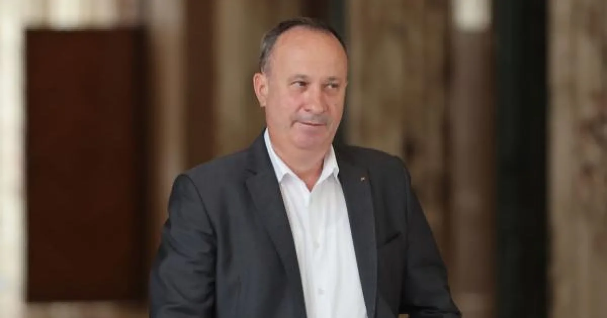 Democrația a murit! Trăiască regina. Diana Șoșoacă a uimit cu ținuta de la Cotroceni